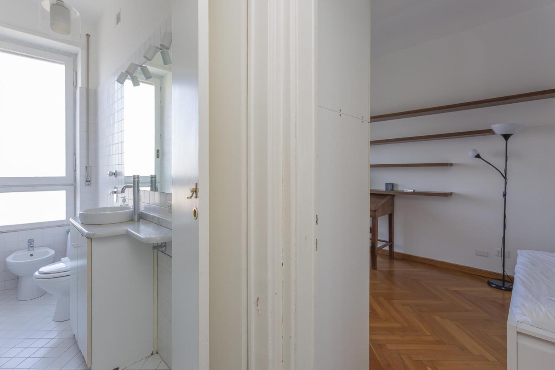 Skyline View Biancamano 1 Bdr With Balcony By Rentopolis Milan Exterior photo